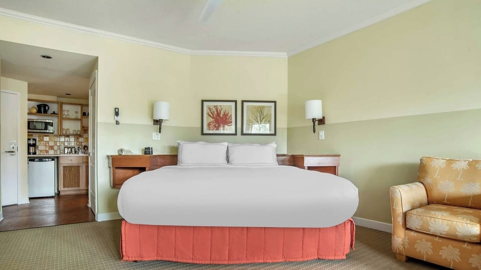 Unwind in a plush bed with handy kitchenette nearby.