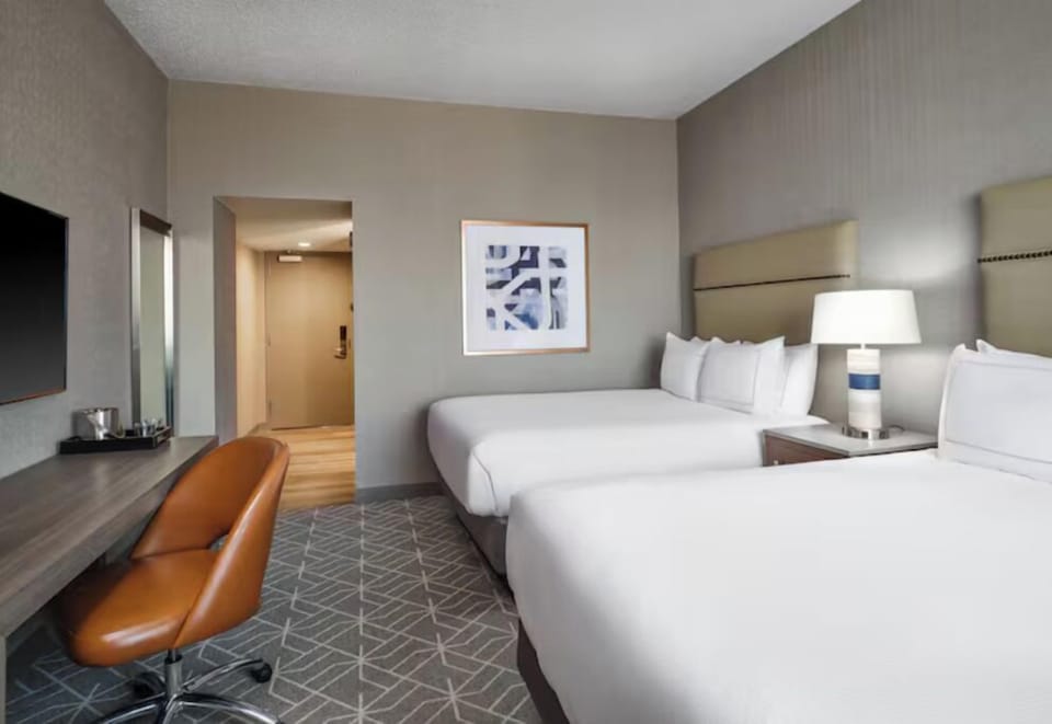 Stretch out after a long day in serene, tidy comfort.