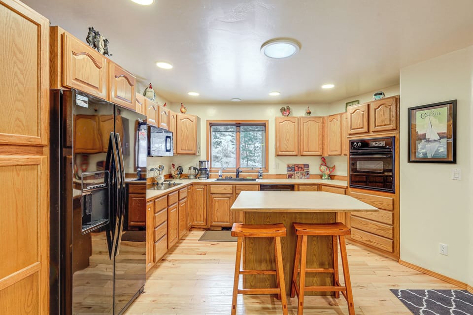 Kitchen | Main Level