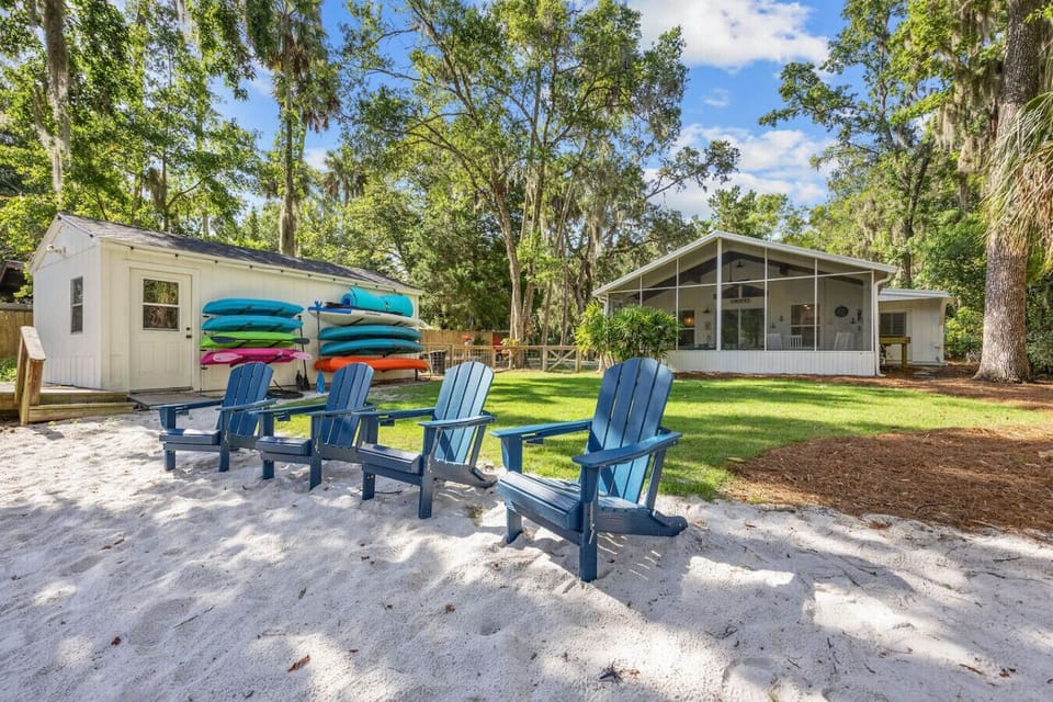 Morning paddle. Afternoon sun. Sunset drinks.  The river is your playground here — and the chairs are waiting when you’re done.