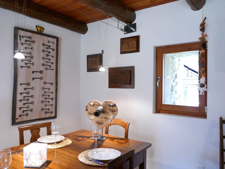 Furniture, Wall, Interior Design, Wood, Light Fixture, Ceiling, Flooring, Lighting, Room, Floor