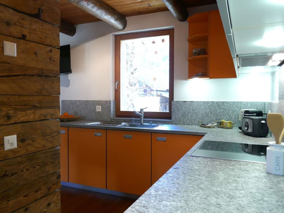 Kitchen, Countertop, Wood, Flooring, Interior Design, Kitchen Sink, Kitchen Appliance, Home, Floor, Ceiling