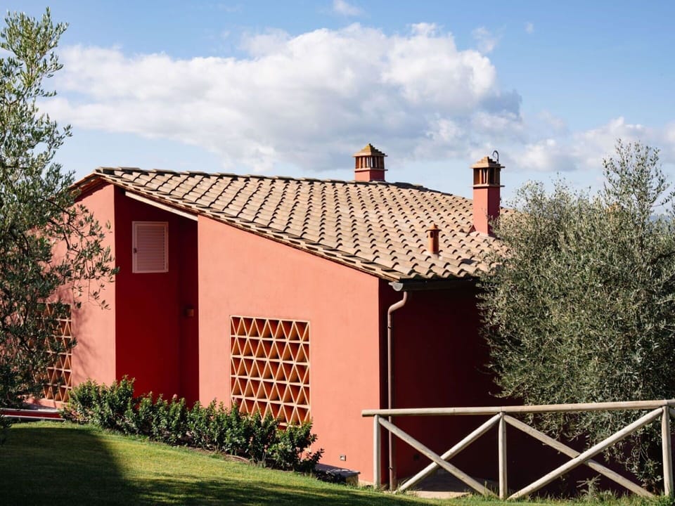 Roof, Home, Garden, Landscaping, Yard, Design, Backyard, Farmhouse, Lawn, Shade