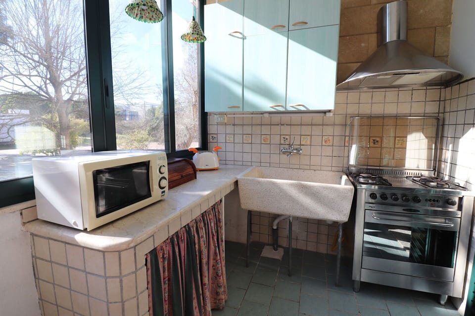 Building Exterior, Kitchen