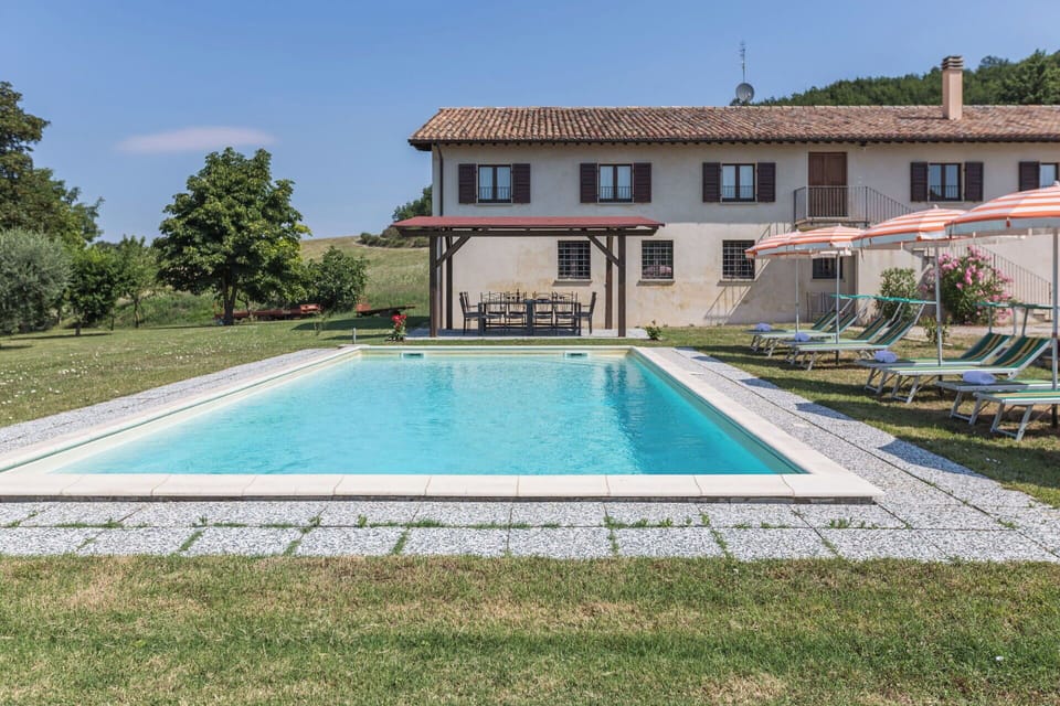 Autumn, Balcony / Terrace / Patio, Garden, Pool, Spring, Summer, Winter