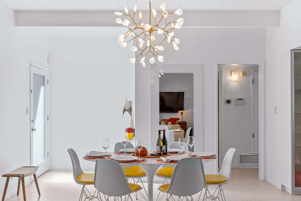 Elegant dining for 6