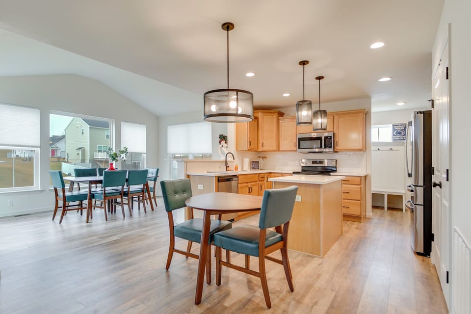 Dining Area | 1st Floor