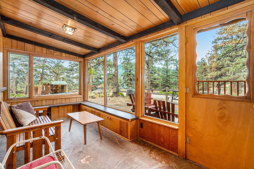 Porch with forest views and natural light