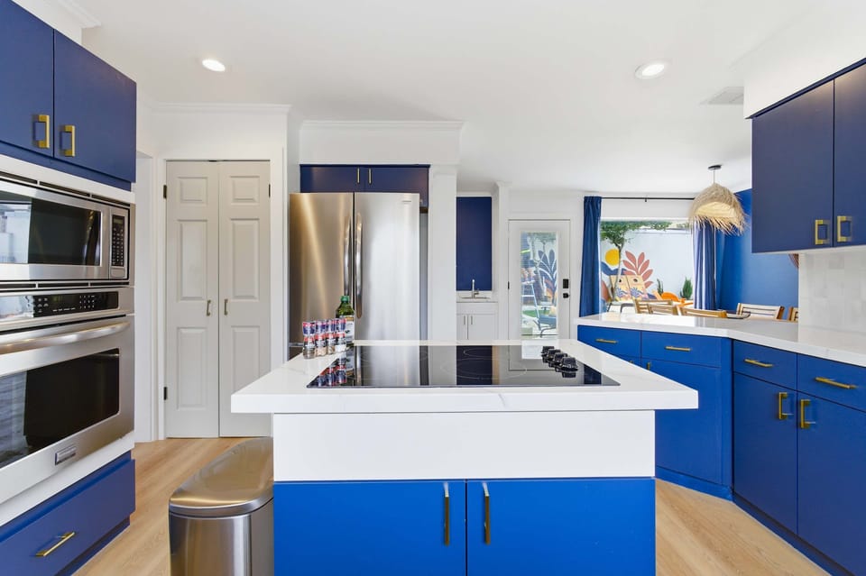 Fully equipped and ready for your gourmet—or grab-and-go—adventures.