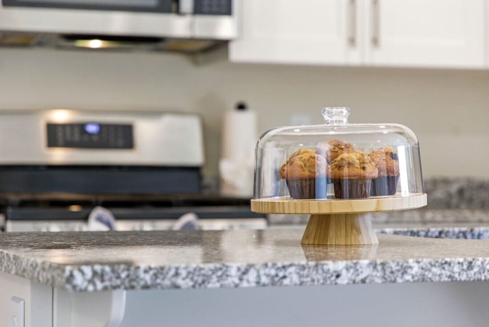 Kitchen: Enjoy goodies and create culinary delights in this stylish, well-equipped space!