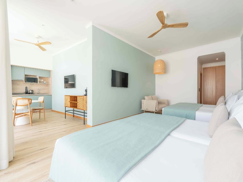 Settle in with easy snacks and drinks from the kitchenette.
