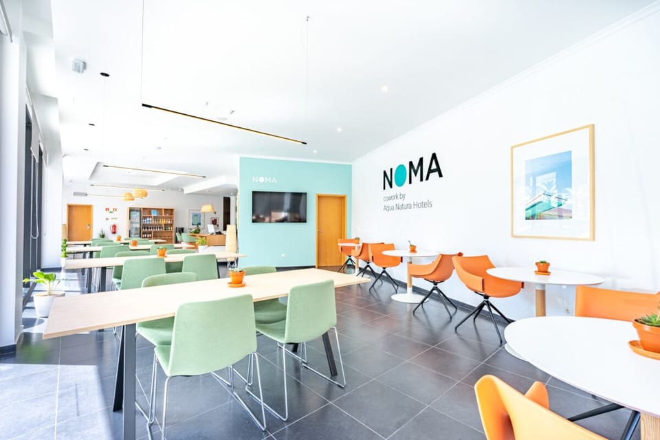Meet, plan, and create in a stylish shared work lounge.