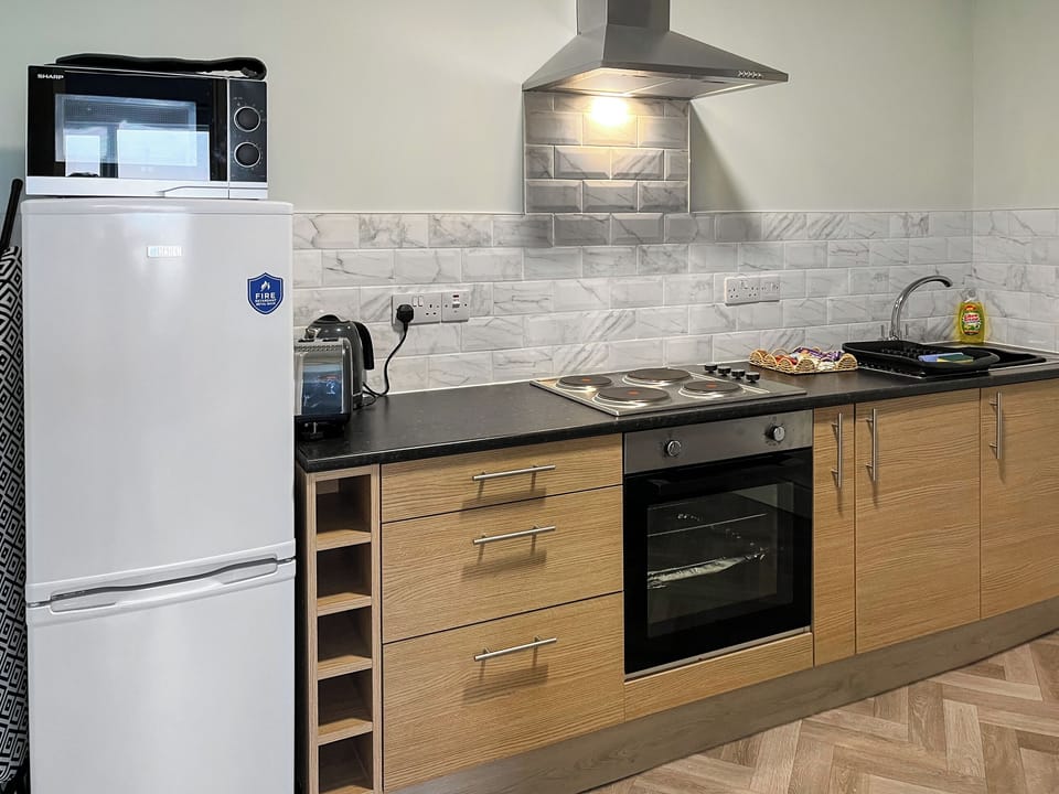 Kitchen | Primrose - Fresh as a Daisy Apartments, Bridlington