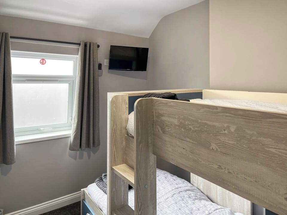 Bunk bedroom | Primrose - Fresh as a Daisy Apartments, Bridlington