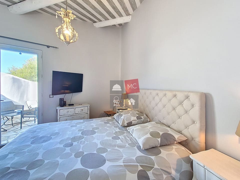 CHAMBRE N°2 AVEC PETITE TERRASSE