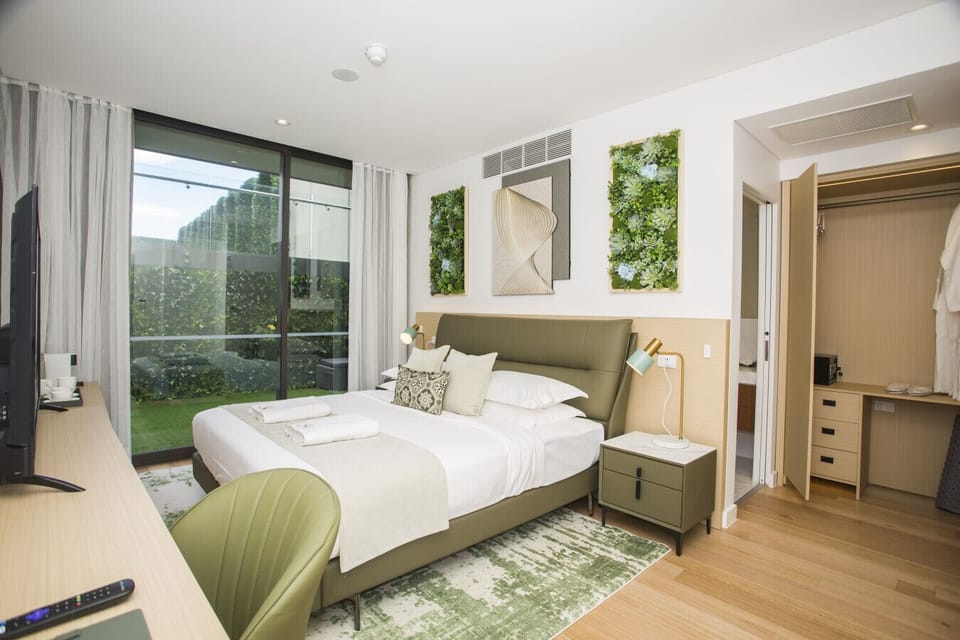 Natural textures and greenery create a relaxing boutique atmosphere.