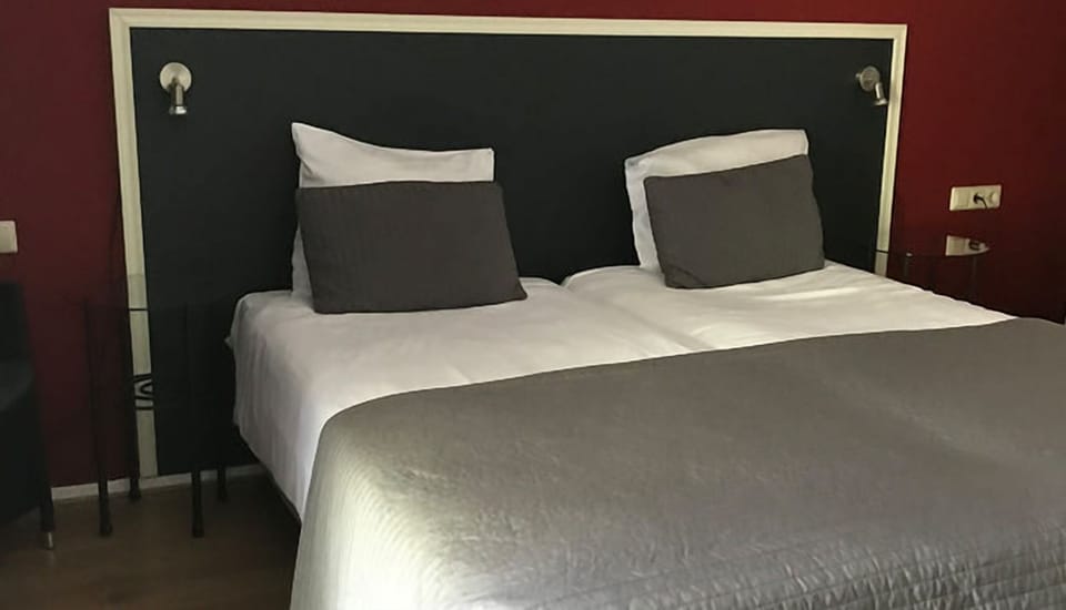 Unit with Twin beds