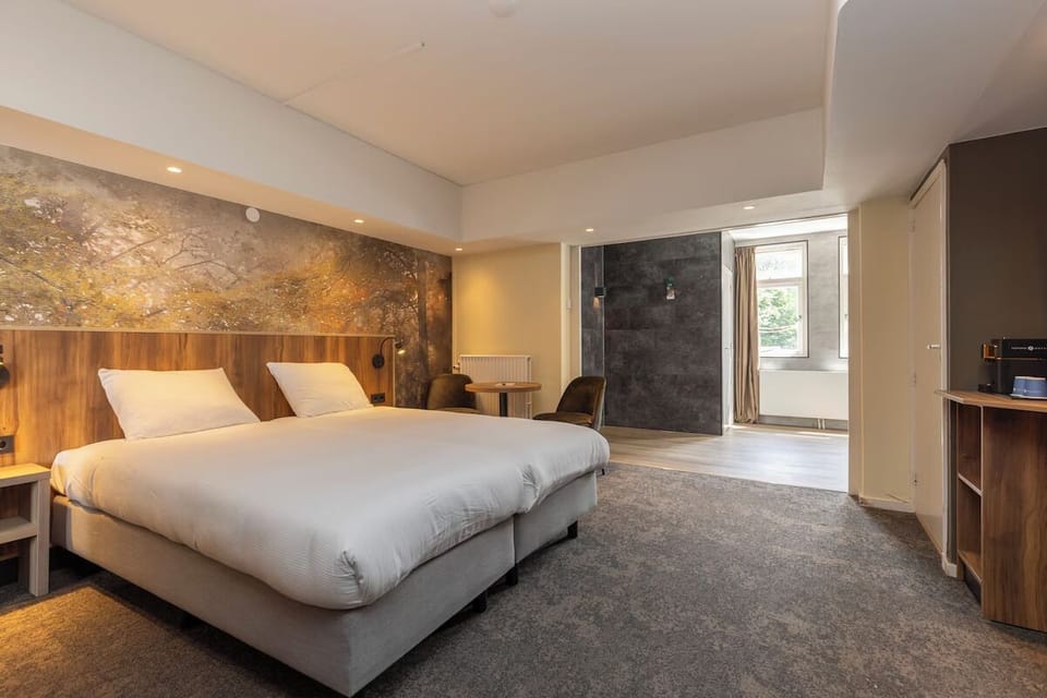 Unit with Two Twin size beds