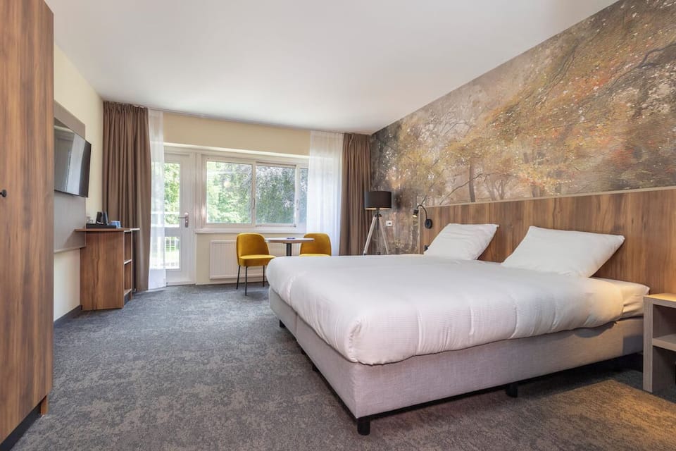 Comfortable Unit with Two Twin size beds