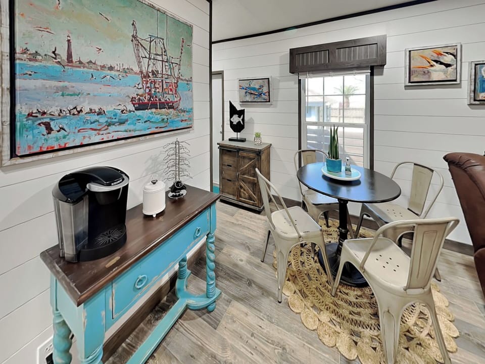 Dining Area - Seating for 4 + Coffee Station w/ Keurig - Cottage One