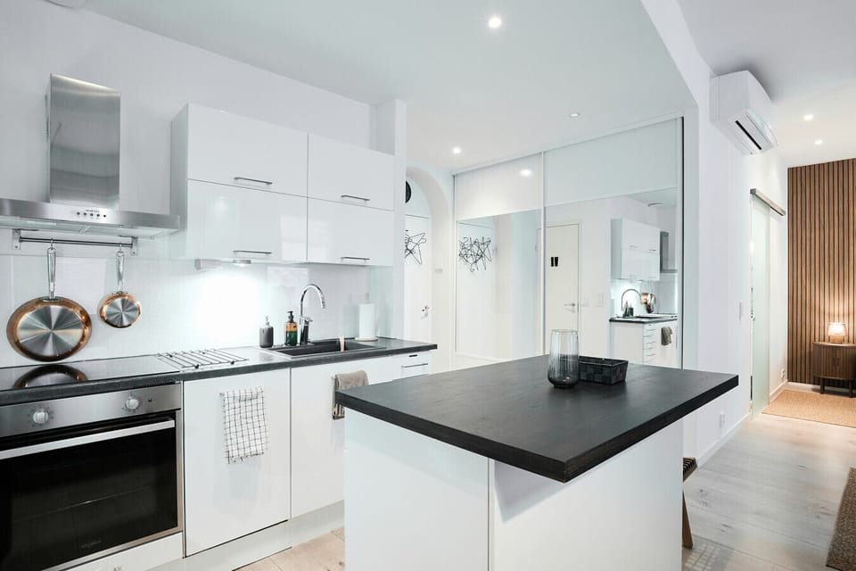 You`ll find everything you need for easy meal prep, including a dishwasher to make cleanup a breeze after dinner.