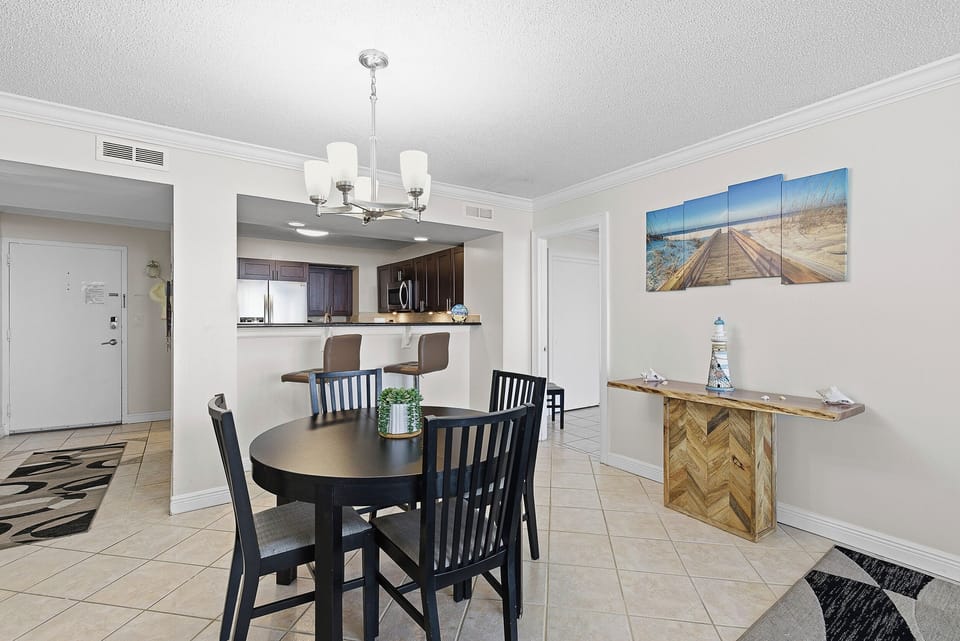 Dining Table Seats 4