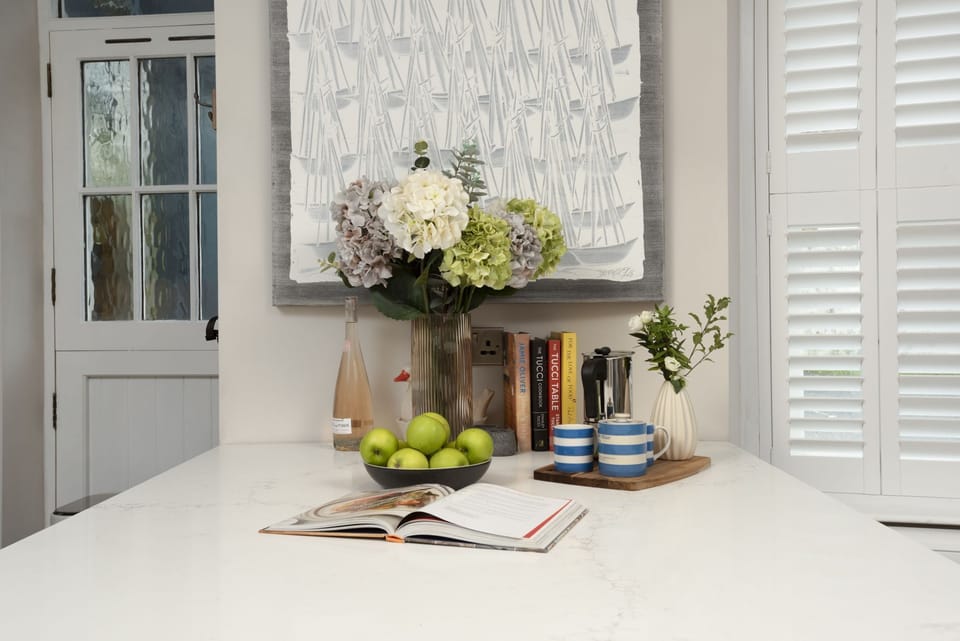 Dining bench with stools - Myrtle Cottage