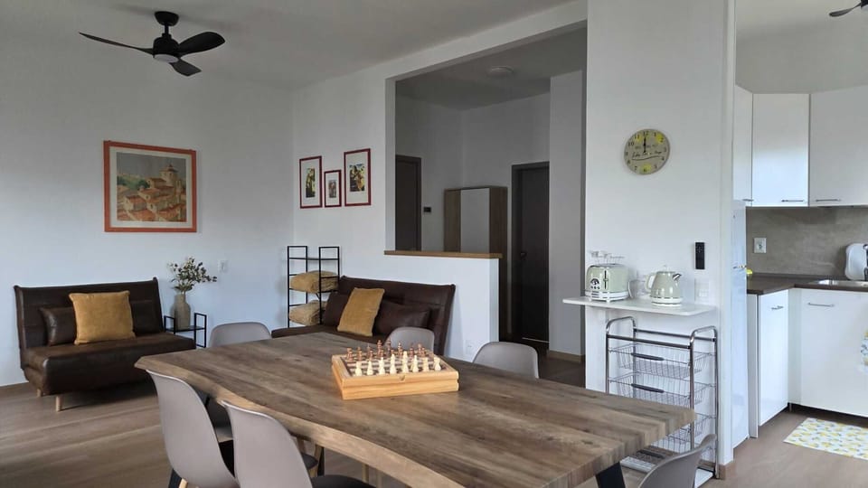 Living room,Dining area