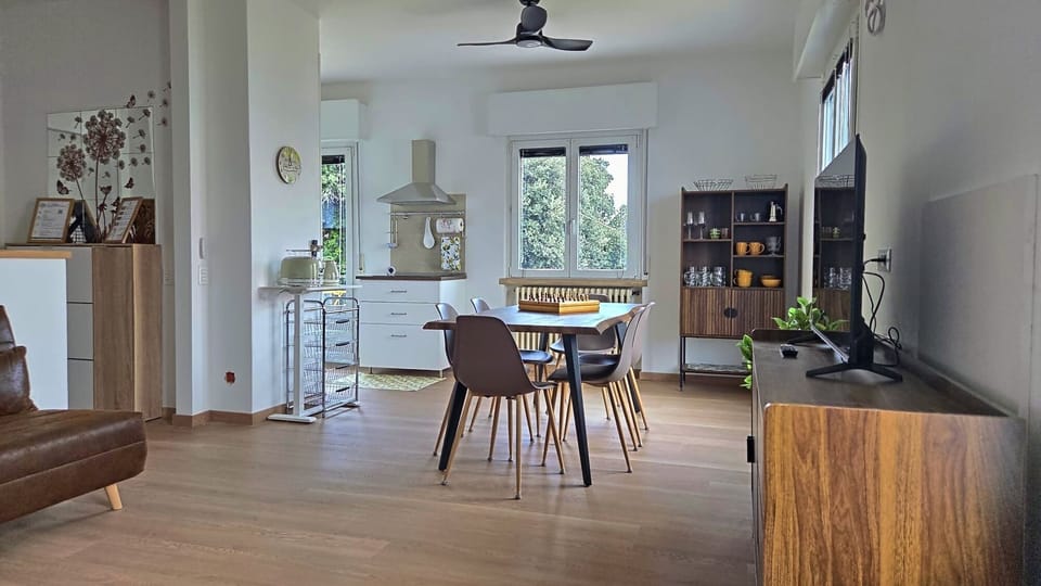 Living room,Dining area