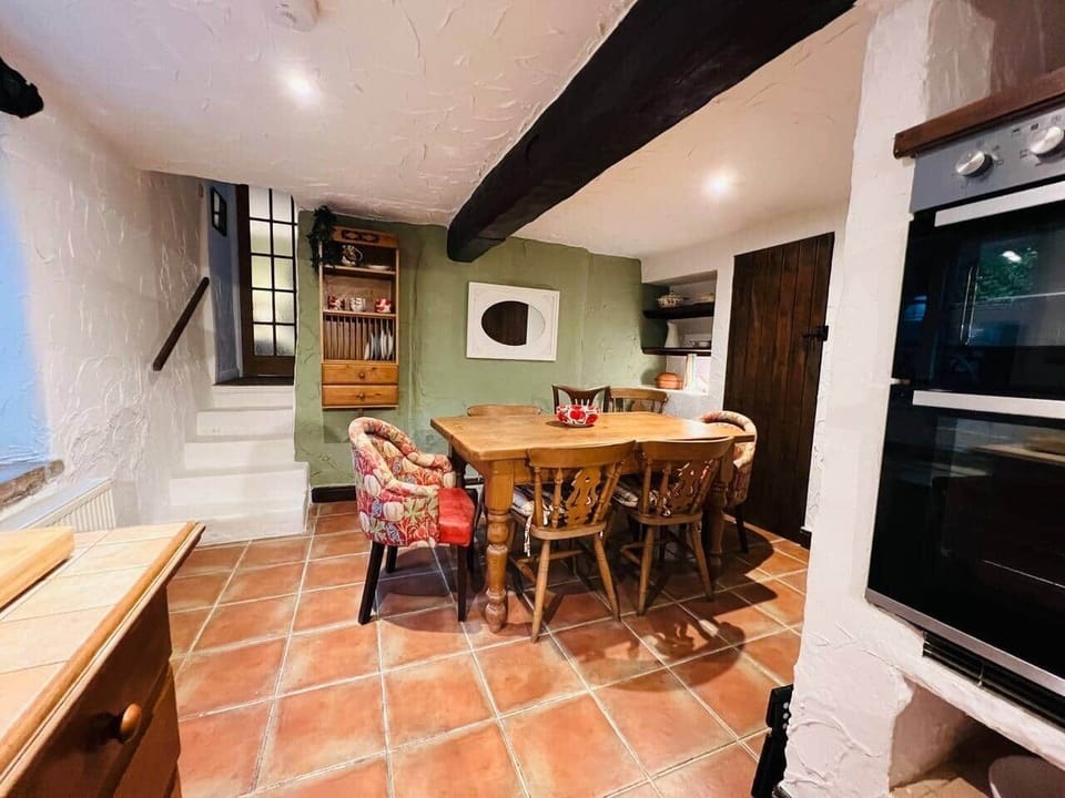 Kitchen and Dinning area