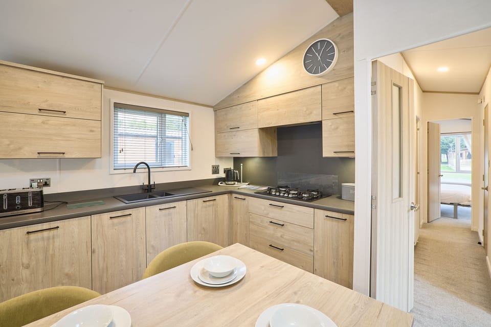 Jasmine Lodge, Allerthorpe Golf & Country Park, York - Host & Stay