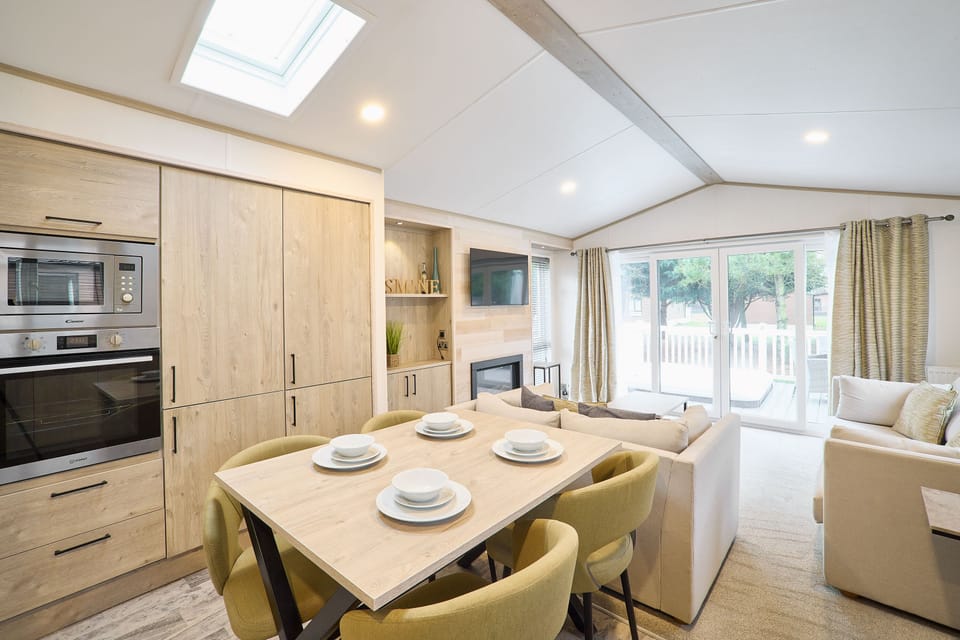 Jasmine Lodge, Allerthorpe Golf & Country Park, York - Host & Stay