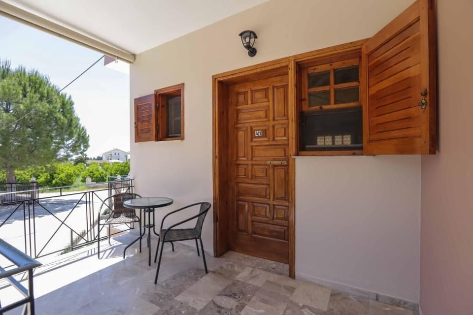 Balcony with outdoor seating