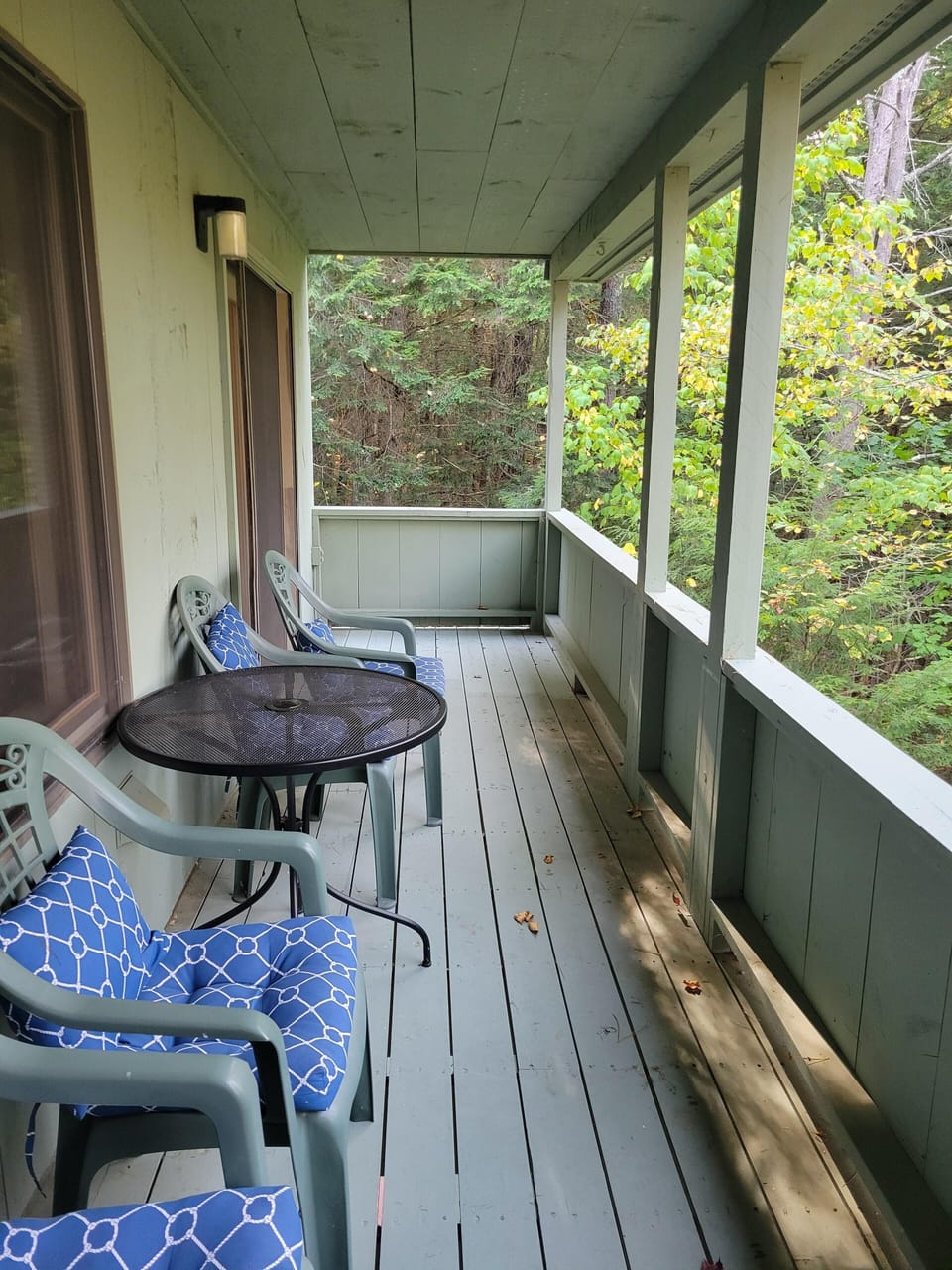 Lower deck from living area to master