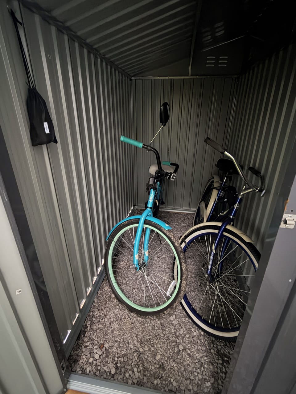 Two cruiser bikes ready for exploring GOTL on two wheels!
