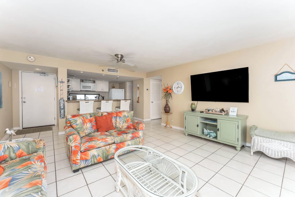 Fabulous amenities, cozy couches, and forever memories - what more could you ask for?