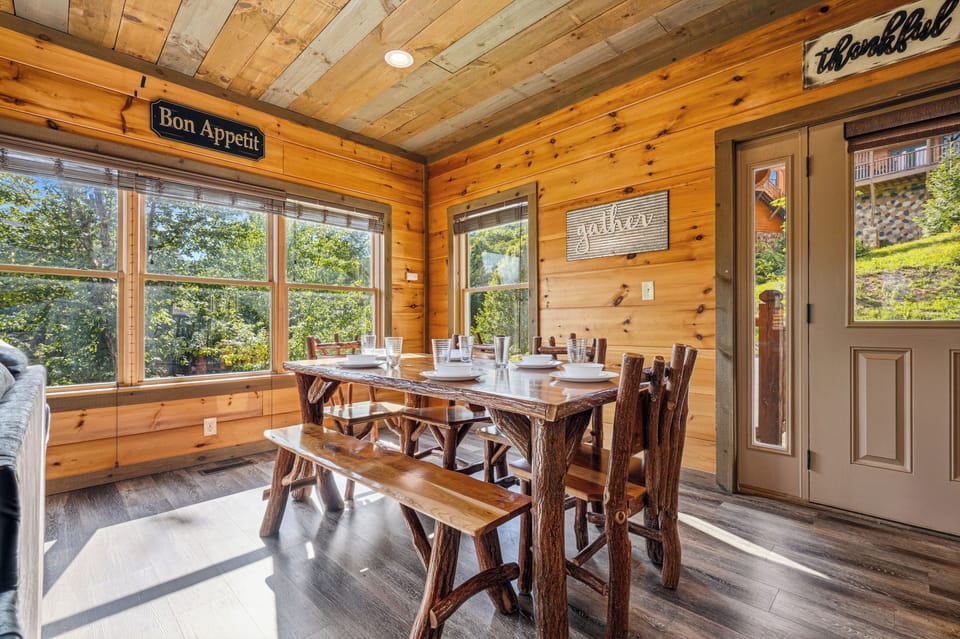 Mountain-Style Dining Table With Bench Seating