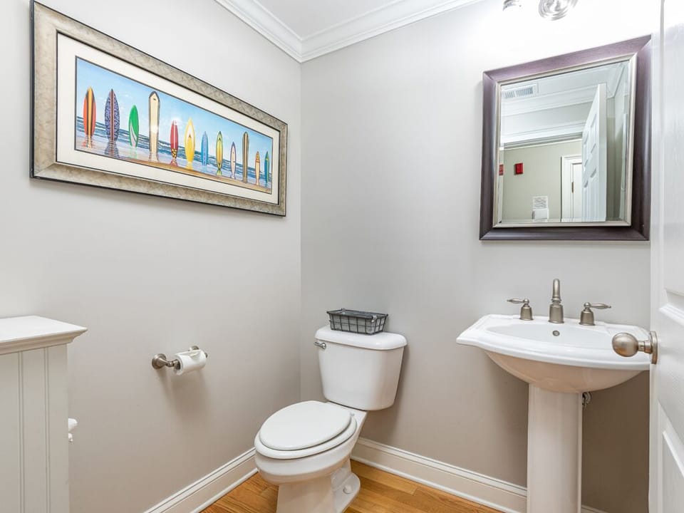 29_brassrail310_halfbath_052421