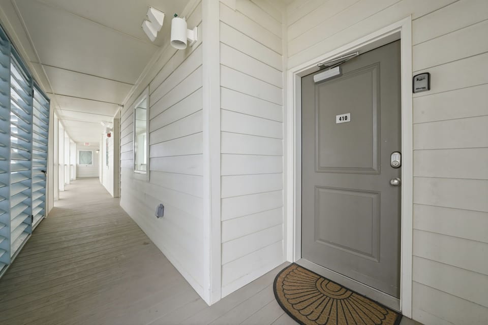 Welcome to Sea Glass 410!
