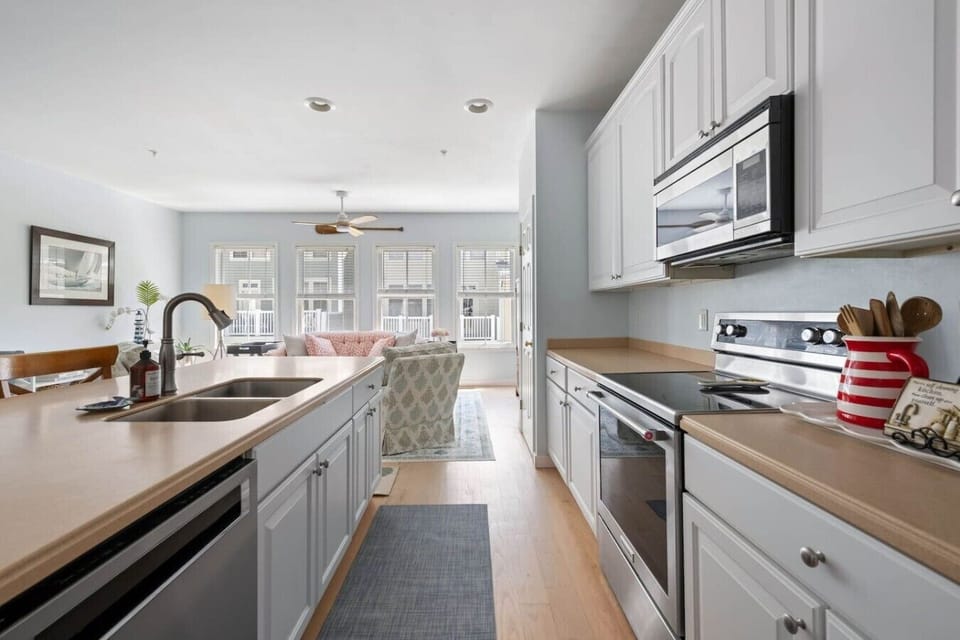 Fully equipped for family breakfasts, beach snacks, and memorable dinners together.