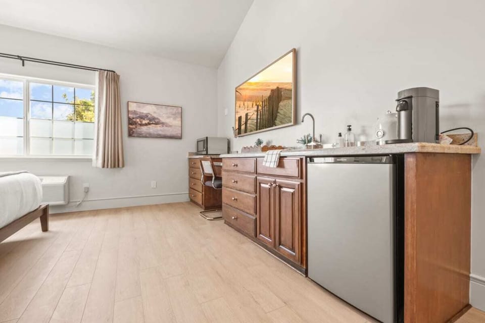 Kitchenette with Nespresso Coffee Machine and Mini Fridge - No Stove