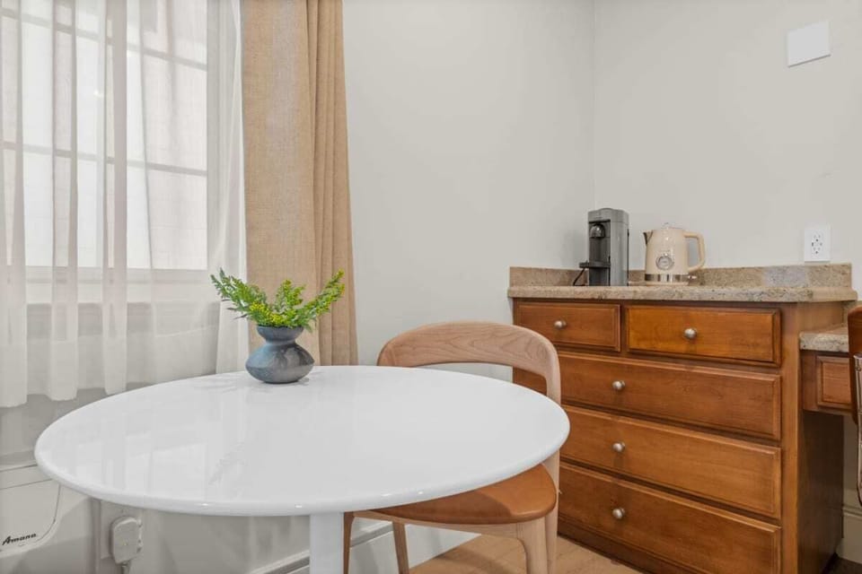 Seating area for 2