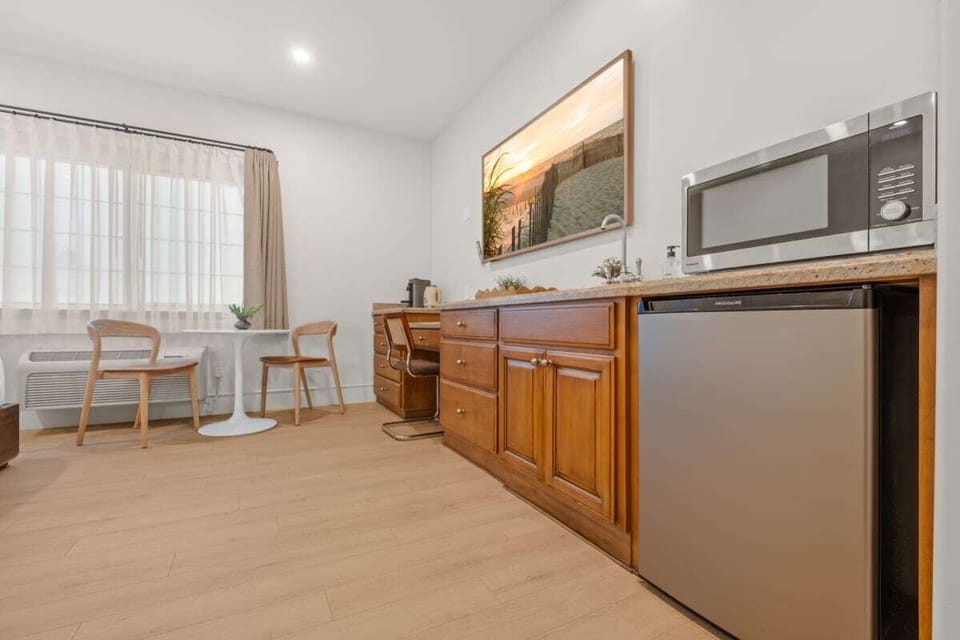 Kitchenette with Nespresso Coffee Machine and Mini Fridge - No Stove