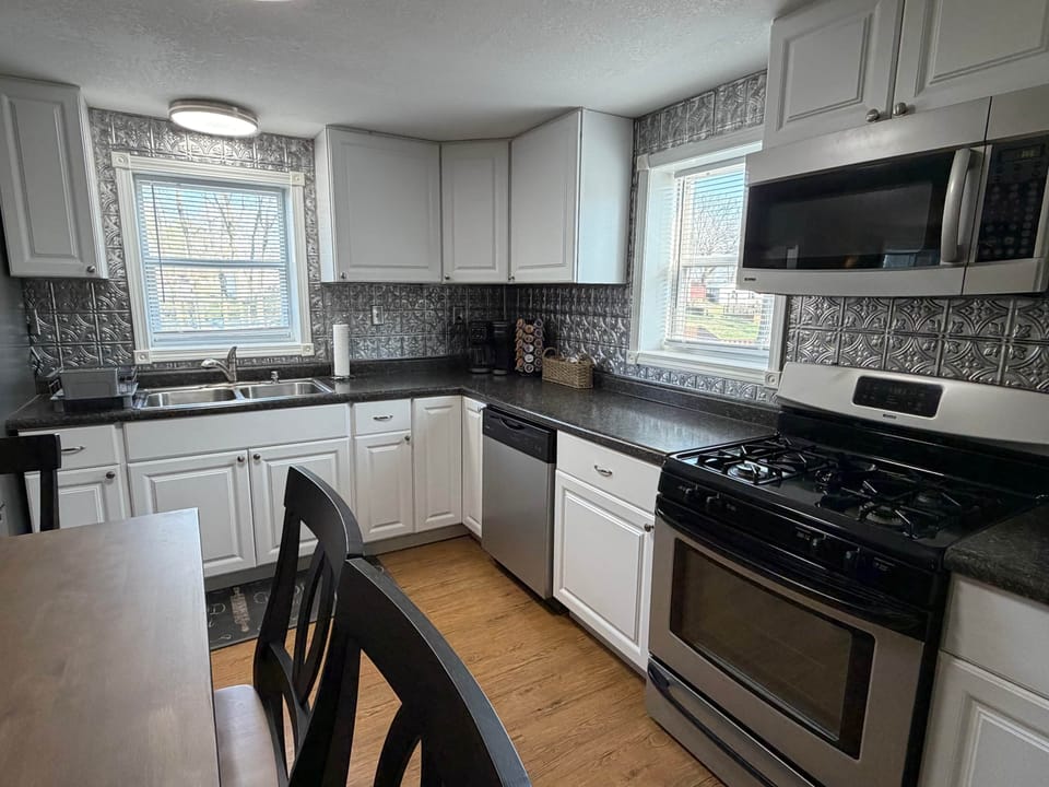 Kitchen 1 - 3