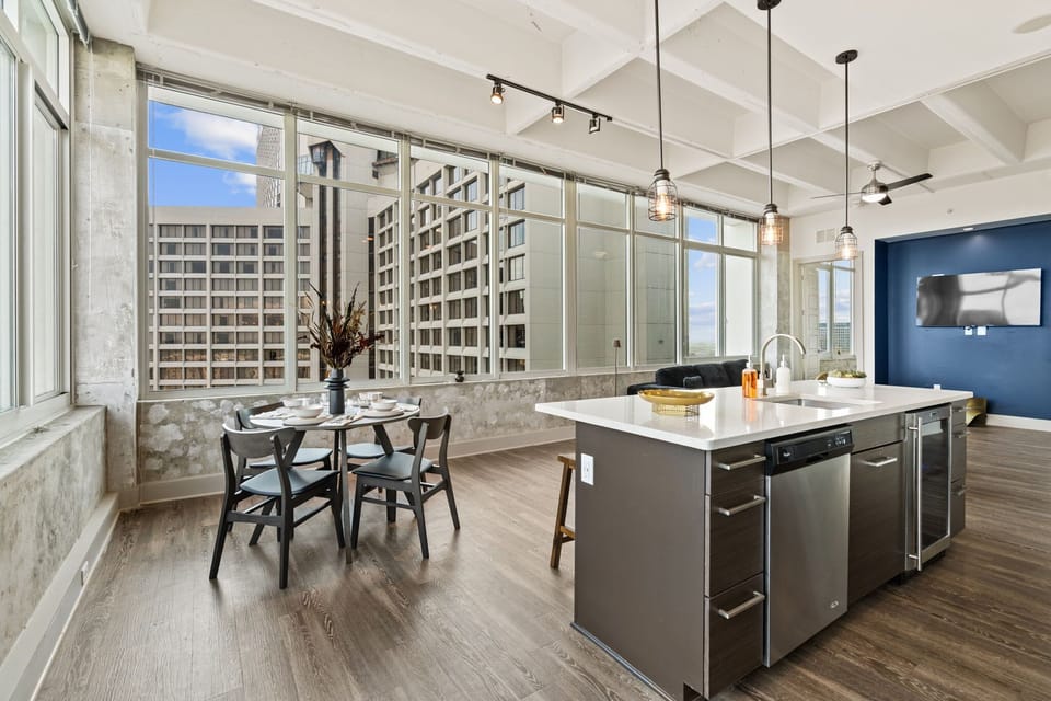 Gather, dine, or work in a bright open space that blends seamlessly with the living area. Ideal for shared meals, casual meetings, or planning your next city adventure.