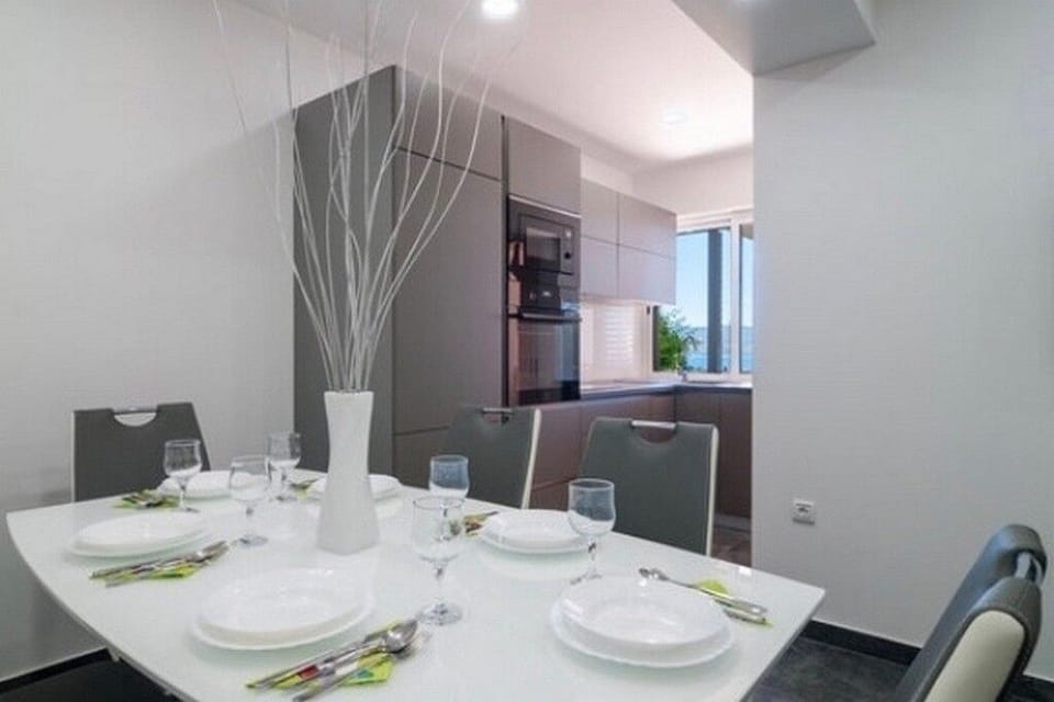 Dining room 2