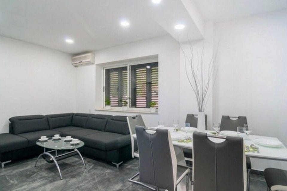 Living room 2
