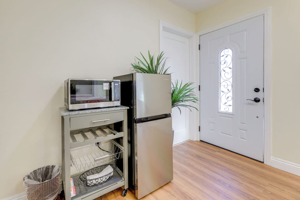 Studio | Kitchenette