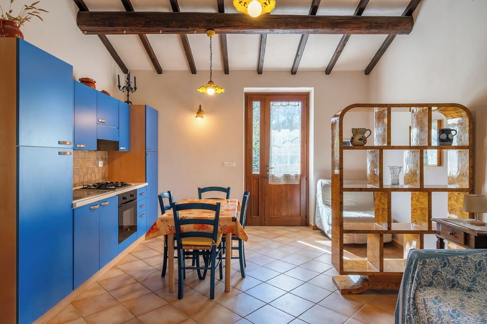 Autumn, Dining Room, Kitchen, Spring, Summer
