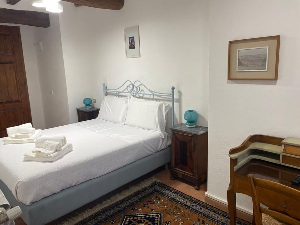 Autumn, Bedroom, Spring, Summer